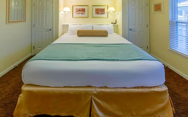 2 Bedrooms Grand Quadruple Villa