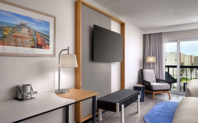 Premium Double room with partial ocean view