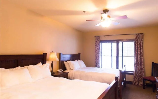 Standard Quadruple room with balcony and with lake view