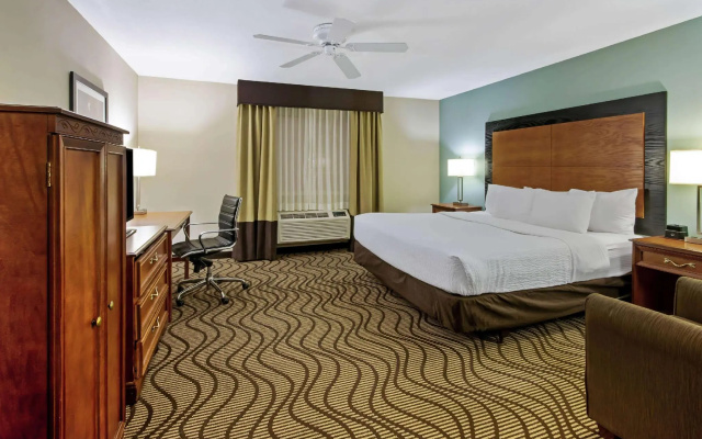 Standard Double room with partial view