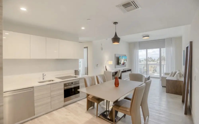 1 Bedroom Standard room with partial ocean view
