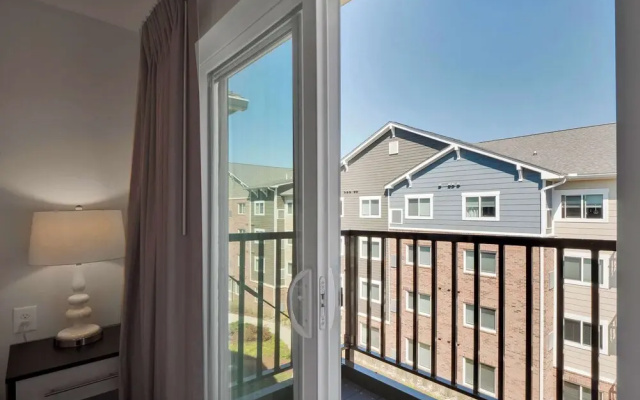 2 Bedrooms Suite with balcony