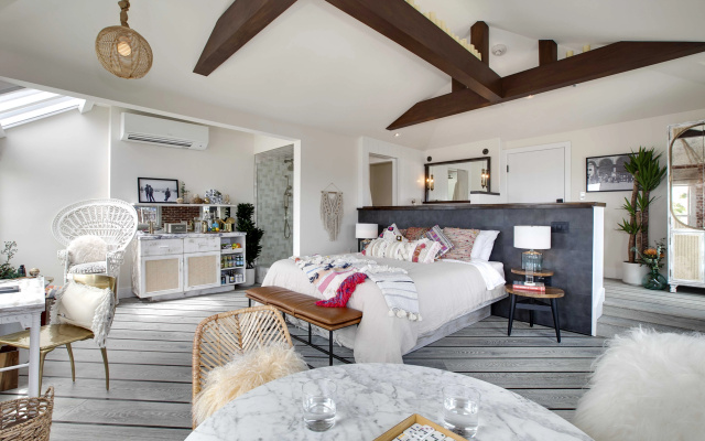 Bungalow oceanfront