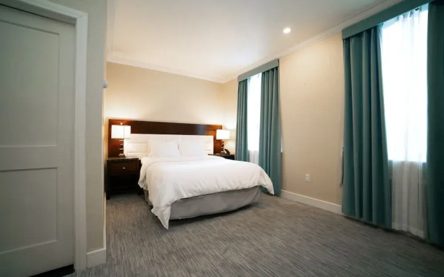 Double room with city view