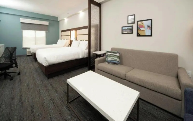 1 Bedroom Quadruple Suite