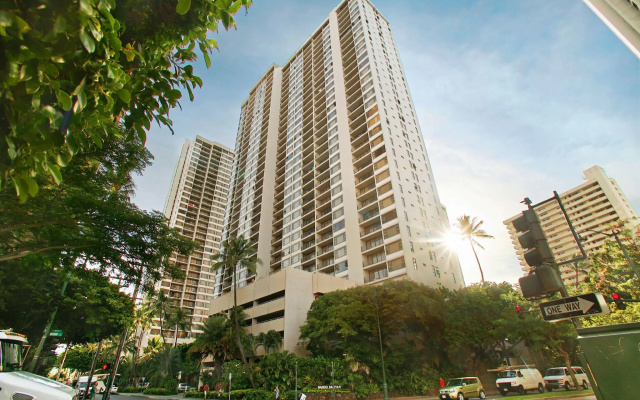 1 Bedroom Suite with partial ocean view