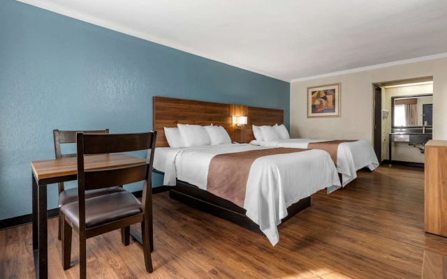 Standard Quadruple room with balcony