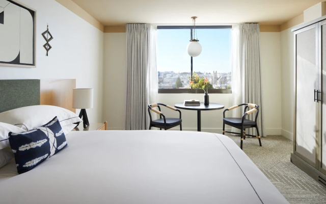 Double room with city view