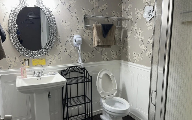 Economy room