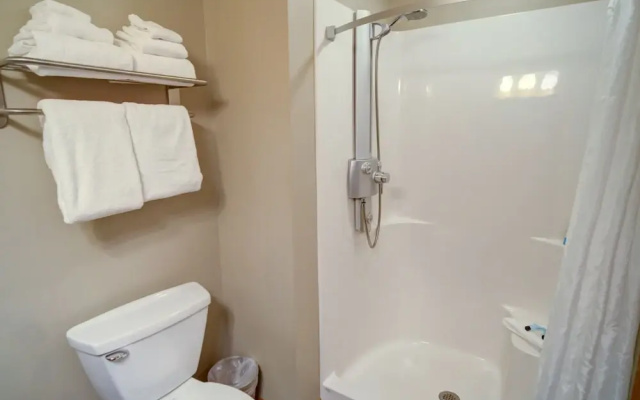 1 Bedroom Suite with lake view