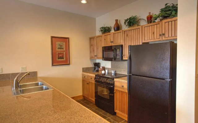 3 Bedrooms Apartment