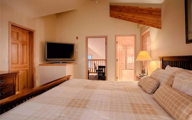 3 Bedrooms Apartment