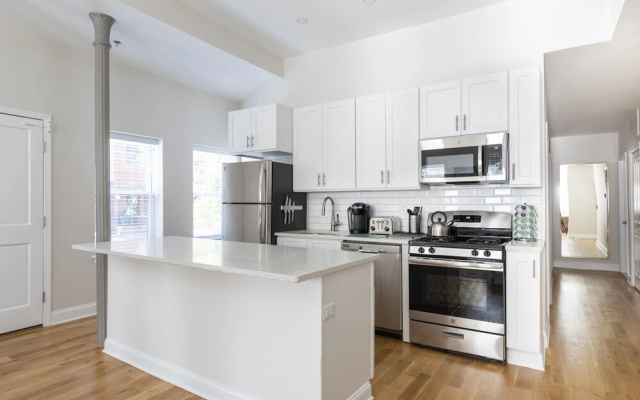 2 Bedrooms Apartment