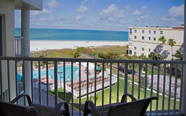 2 Bedrooms Suite with balcony and with bay view