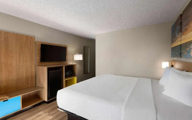 Standard Triple room