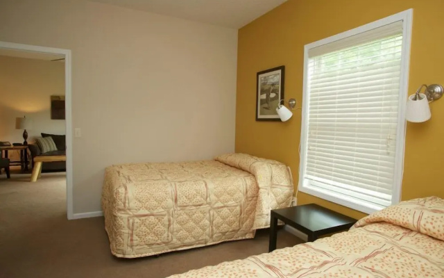 4 Bedrooms Standard room with balcony