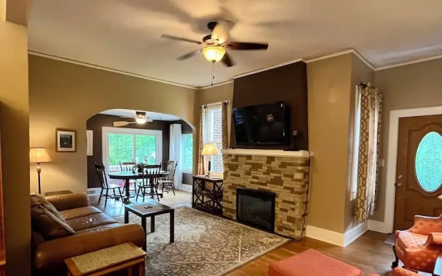 1 Bedroom Family Cottage with balcony and with mountain view