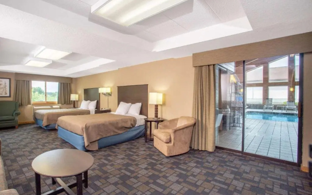 Deluxe Double Suite with pool view