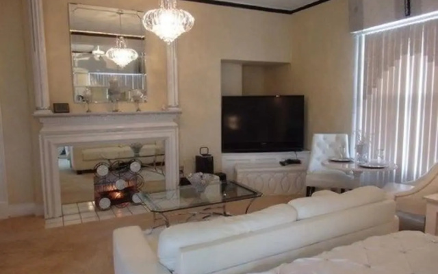 Luxury Suite