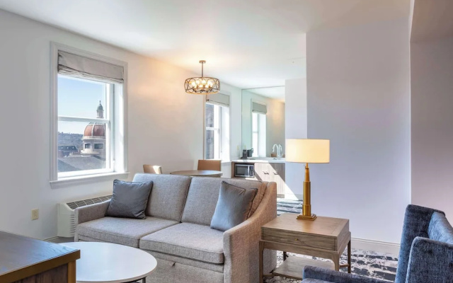 1 Bedroom Suite