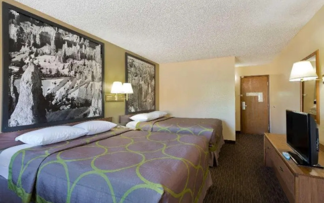 1 Bedroom Quadruple Suite