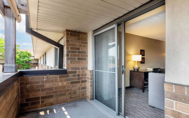 Suite with balcony
