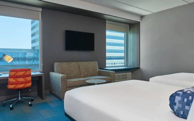 Suite with courtyard view
