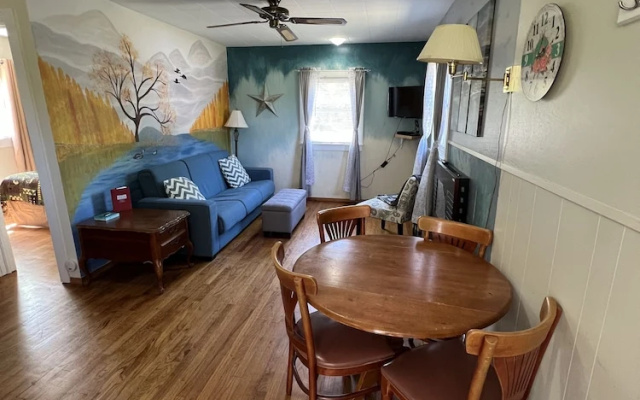1 Bedroom Cottage with lake view