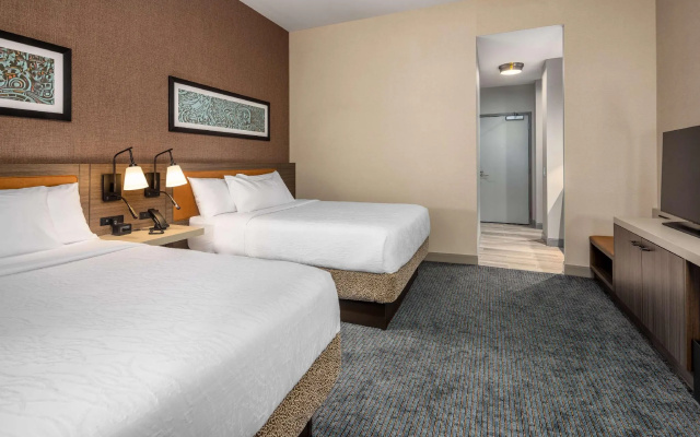 Quadruple room with city view