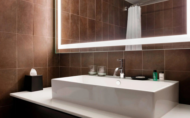 1 Bedroom Double Club Suite