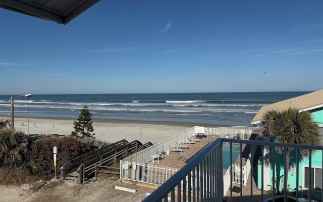 Deluxe room with balcony and with ocean view