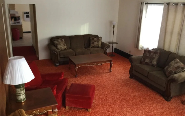 3 Bedrooms Apartment