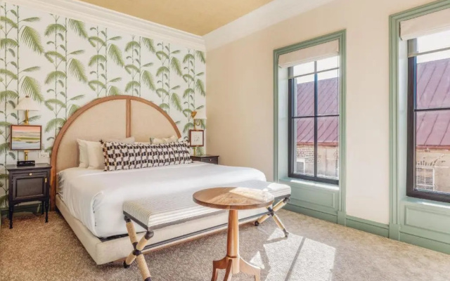 Deluxe Single room