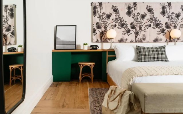 Grand room