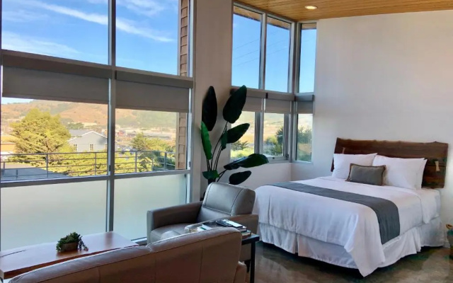 Studio with ocean view