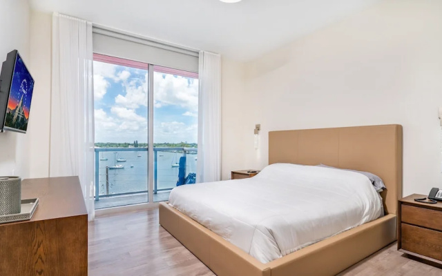1 Bedroom Deluxe Apartment with balcony and with harbour view