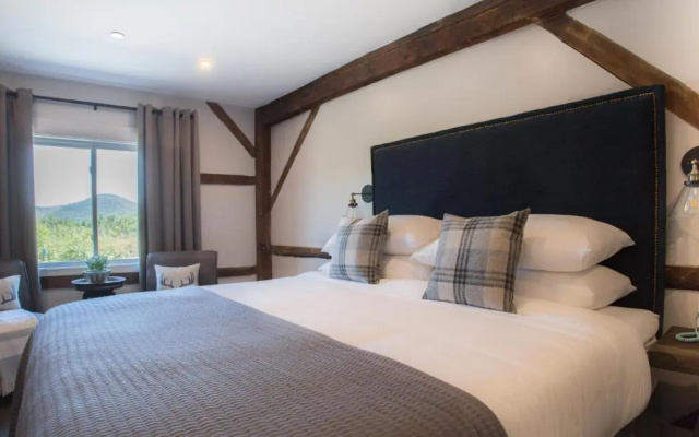 Standard room with mountain view