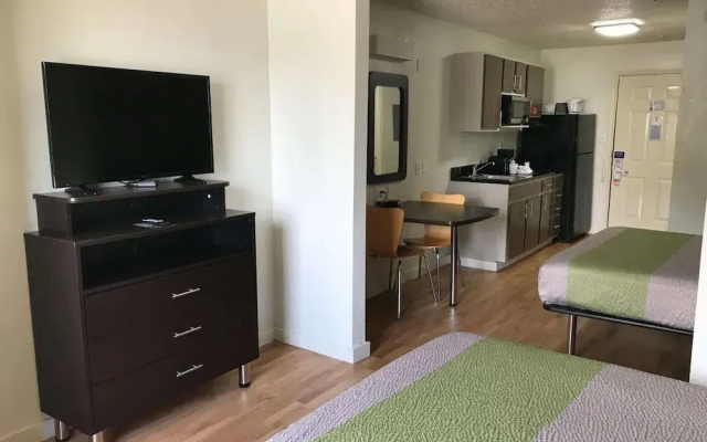 Standard Suite