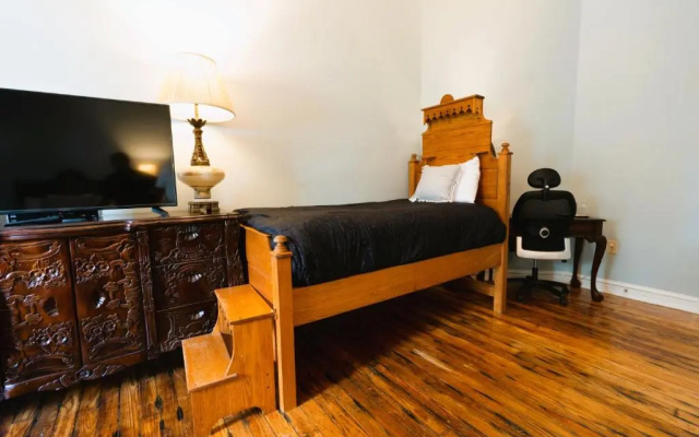Premium Sextuple Family room