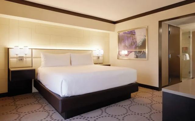 Executive Mountain Tower Double Junior Suite