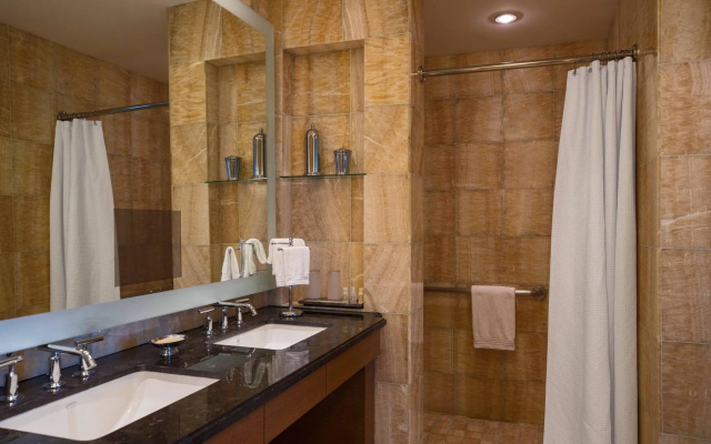 1 Bedroom Club Suite