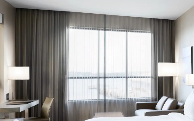 Deluxe Double room with city view
