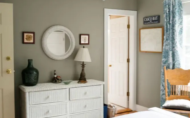 Standard room with lake view