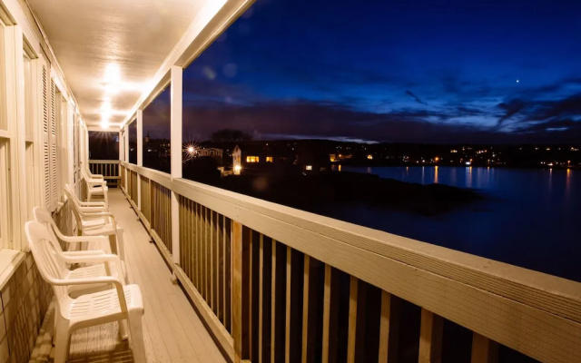 Standard Quadruple room oceanfront