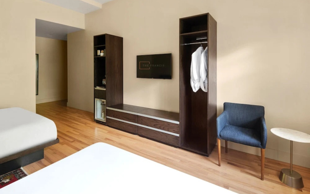 Standard Quadruple room with garden view