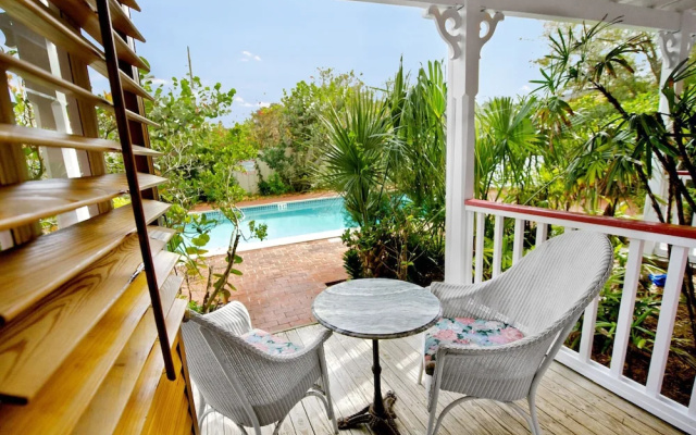 Standard room with balcony and with pool view