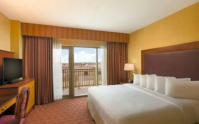 Two-room Sextuple Suite