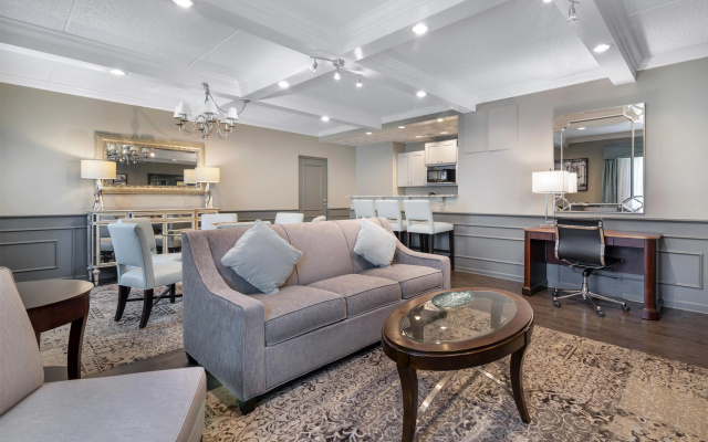 2 Bedrooms Double Suite