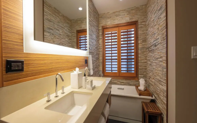 2 Bedrooms Villa with bay view