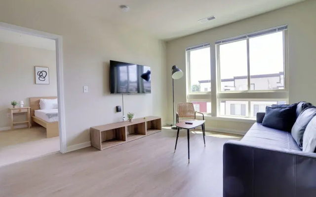2 Bedrooms Business Apartment with balcony
